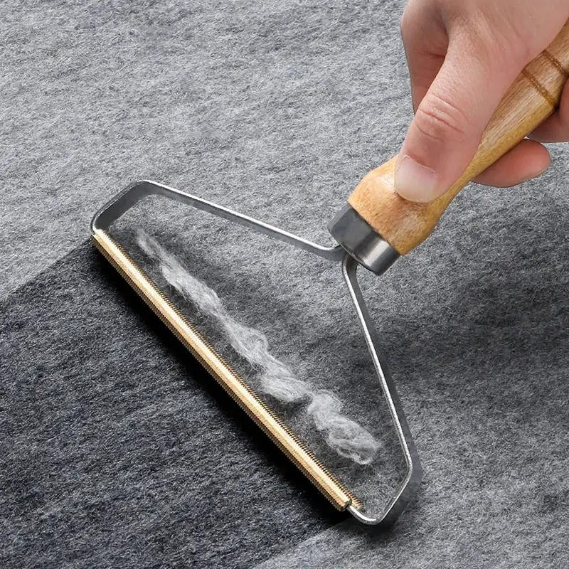 Multi-Surface Fabric Lint Brush